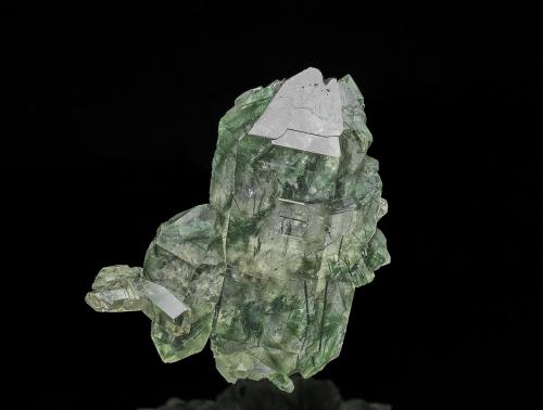 Quartz, Actinolite (variety byssolite)<br />Glaciar Miage, Valle Veny, Macizo Monte Bianco (Macizo Mont Blanc), Courmayeur, Valle de Aosta (Val d'Aosta), Italia<br />6.2 x 5.0 cm<br /> (Author: am mizunaka)