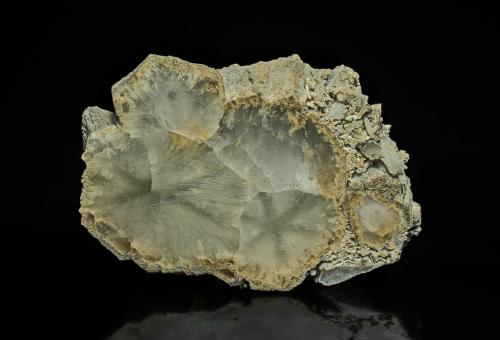 Quartz<br />Dalnegorsk, Distrito urbano Dalnegorsk, Primorsky Krai, Rusia<br />6.4 x 4.4 x .7 cm<br /> (Author: am mizunaka)