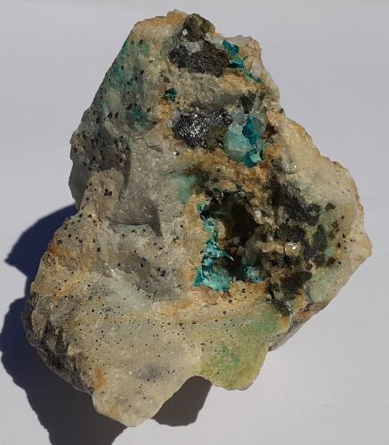 Malachite, Dolomite, Tetrahedrite series, Calcite<br />Distrito minero Ringenwechsel, Troi, Distrito Schwaz, Valle Inn, Tirol Norte, Tirol, Austria<br />5,5 x 5 cm<br /> (Author: Volkmar Stingl)