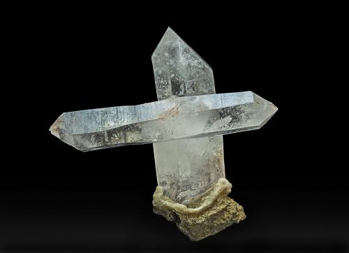 Quartz<br />Montes Goboboseb, Zona Brandberg, Región Erongo, Namibia<br />8.6 x 8.3 cm<br /> (Author: am mizunaka)