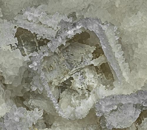 Quartz<br />Mina Chala, Spachievo, Municipio Mineralni Bani, Haskovo Oblast, Bulgaria<br /><br /> (Author: am mizunaka)