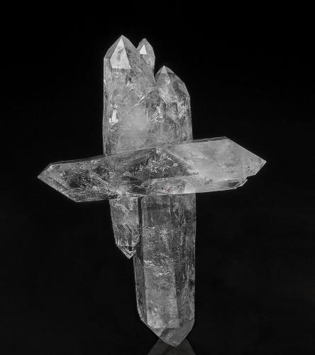 Quartz<br />Montes Goboboseb, Zona Brandberg, Región Erongo, Namibia<br />10.0 x 7.2 cm<br /> (Author: am mizunaka)