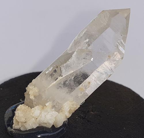 Quartz, Dolomite<br />Knorren, Mayrhofen, Valle Ziller (Zillertal), Tirol Norte, Tirol, Austria<br />3 x 1 cm<br /> (Author: Volkmar Stingl)