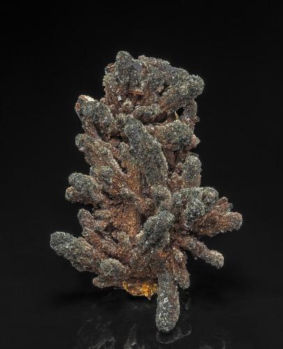 Barite, Stibnite<br />Mina Roata, zona minera Cavnic, Cavnic, Maramures, Rumanía<br />7.7 x 4.9 cm<br /> (Author: am mizunaka)