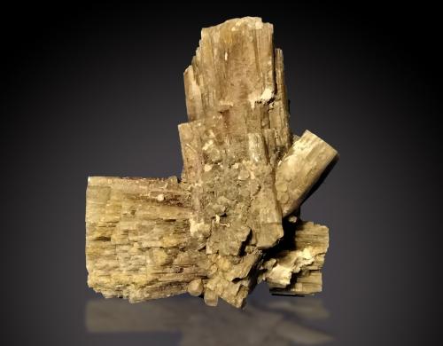 Aragonite<br />Afloramiento del Keuper, Rambla de la Tenazga, Camporrobles, Comarca Requena-Utiel, Valencia / València, Comunidad Valenciana / Comunitat Valenciana, España<br />62 mm x 76 mm x 35 mm<br /> (Author: Firmo Espinar)