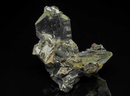 Gypsum, Pyrite<br />Ulyanovsk Oblast, Rusia<br />4.8 x .4.9 cm<br /> (Author: am mizunaka)