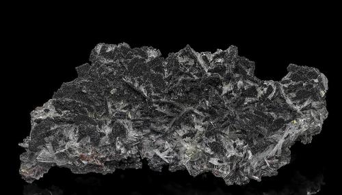 Boulangerite, Baryte<br />Zona minera Cavnic, Cavnic, Maramures, Rumanía<br />14.2 x 6.2 cm<br /> (Author: am mizunaka)