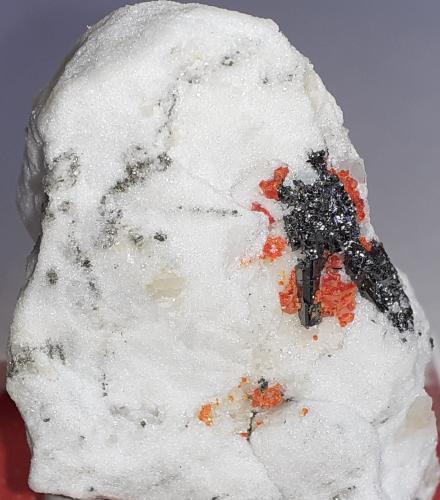 Baumhauerite, Realgar<br />Cantera Lengenbach, Fäld, Valle Binn (Binntal), Wallis (Valais), Suiza<br />4,5 x 3 cm<br /> (Author: Volkmar Stingl)