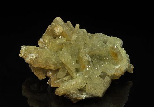 Barite<br />Barreiro, Araxá, Minas Gerais, Brasil<br />7.4 x 4.9 cm<br /> (Author: am mizunaka)