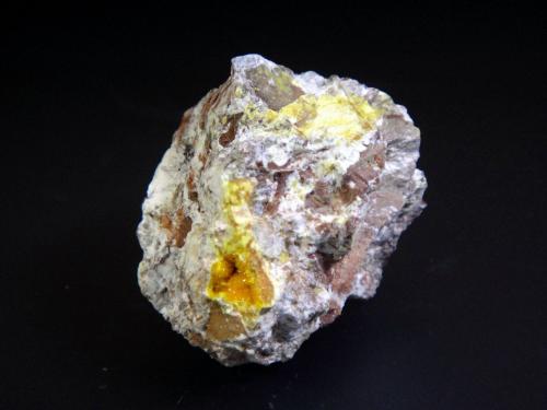 Uranofana<br />Mina Margaritas Número 1, Sierra Peña Blanca, Distrito Peña Blanca, Municipio Aldama, Chihuahua, México<br />2,5 x 2 cm.<br /> (Autor: Antonio P. López)