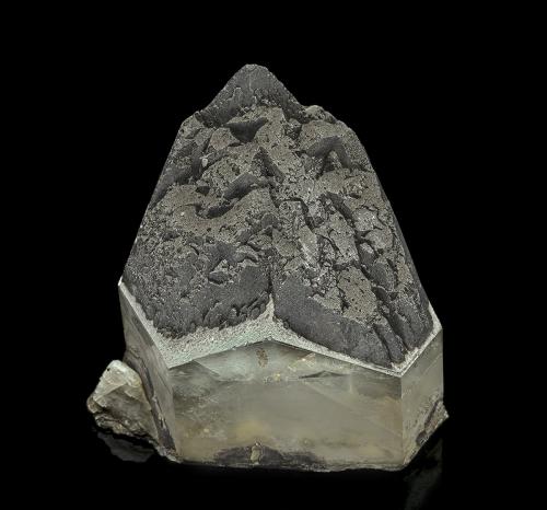 Calcite<br />Dalnegorsk, Distrito urbano Dalnegorsk, Primorsky Krai, Rusia<br />4.3 x 4.1 cm<br /> (Author: am mizunaka)