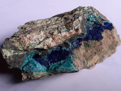 Azurite, Malachite, Tirolite, Quartz, Dolomite<br />Kogelmoos, Gallzein, Distrito Schwaz, Tirol Norte, Tirol, Austria<br />6 x 4,5 cm<br /> (Author: Volkmar Stingl)