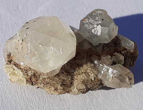 Quartz, Fluorite<br />Túnel tren alta velocidad Chengnan, Wuyishan, Prefectura Nanping, Provincia Fujian, China<br />2 x 1 cm<br /> (Author: Volkmar Stingl)