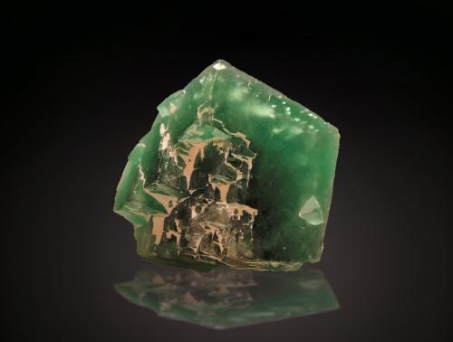 Fluorite<br />Mandrosonoro, Distrito Ambatofinandrahana, Región Amoron'i Mania, Provincia Fianarantsoa, Madagascar<br />52 mm x 48 mm x 44 mm<br /> (Author: Firmo Espinar)