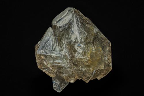 Quartz (variety smoky quartz)<br />Little Falls, Condado Herkimer, New York, USA<br />8.6 x 8.3 cm<br /> (Author: am mizunaka)