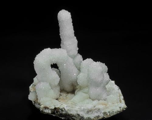 Quartz<br />Rocky Pass, Isla Kuiu, Sitka, Alaska, USA<br />12.5 x 11.8 cm<br /> (Author: am mizunaka)