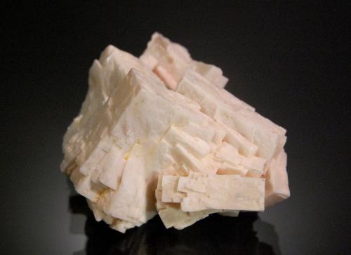 Barite<br />Complejo Brukkaros, Berseba, Distrito Keetmanshoop, Region ǁKaras, Namibia<br />5.3 x 5.0 cm<br /> (Author: Michael Shaw)