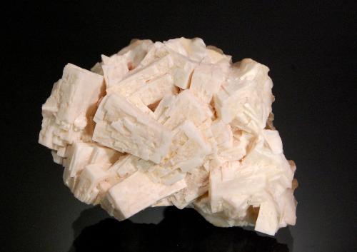 Baryte<br />Complejo Brukkaros, Berseba, Distrito Keetmanshoop, Region ǁKaras, Namibia<br />6.5 x 4.5 cm<br /> (Author: Michael Shaw)