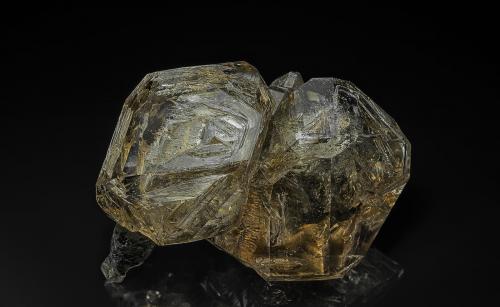 Quartz (variety smoky quartz)<br />Mina Treasure Mountain Diamond, Little Falls, Condado Herkimer, New York, USA<br />9.8 x 9.6 cm<br /> (Author: am mizunaka)