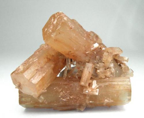 Aragonite from Sefrou, Morocco
Specimen size: 5.4 × 3.8 × 3.2 cm = 2.1” × 1.5” × 1.3”
Photo: Reference Specimens -> http://www.fabreminerals.com/specimens/RSSLV-silvane-notable-specimens.php#AD59M9 (Author: Jordi Fabre)