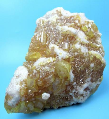 Sulfur, calcite
Sicily, Italy
116 mm x 84 mm (Author: Carles Millan)