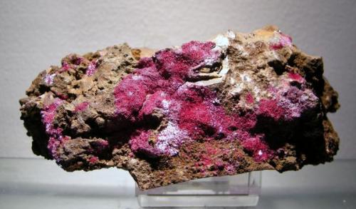 Cuprita
Corta Boinas - Oeste - Sierra de Begega - Begega - Miranda - Asturias - España
10 x 6.5 cm (Autor: Diego Navarro)