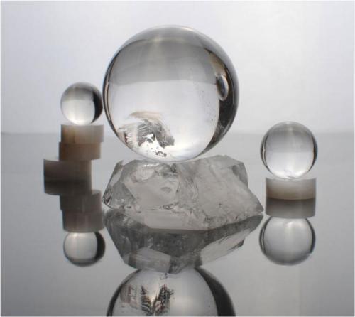 Handmade Lead glass sphere 65mm (Author: farmukanx)