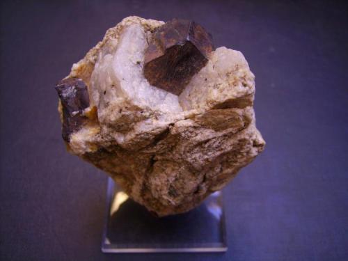 Goethita pseudo Pirita<br />Sierra Nevada, Capileira, Comarca Alpujarra Granadina, Granada, Andalucía, España<br />7,6 x 6,5 x 3,5 cm.<br /> (Autor: Antonio Alcaide)