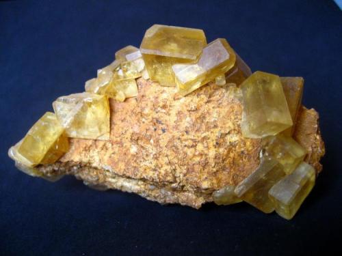 Baryte
Baryte occurrences, Châtelguyon, Puy-de-Dôme, Auvergne, France
75 x 40 x 30 mm (Author: Tobi)