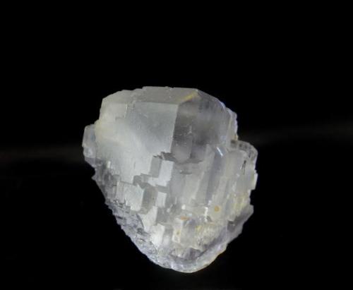 FLUORITA casi flotante. Mina La Viesca-La Collada-Asturias.
Cristal de 4x4,1cm. (Autor: DAni)
