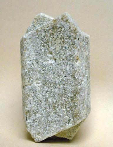 Orthoclasa maclada (macla de Carlsbad)
Karlovy Vary (Carlsbad), Bohemia, República Checa
Tamaño de la pieza: 6 × 3.2 × 2 cm.
Ex colección Martín Oliete
Foto: Minerales de Referencia

Orthoclasa con macla de Carlsbad y de Carlsbad! mayor coherencia no se puede pedir... ;-) (Autor: Jordi Fabre)