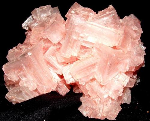 Halite
Searles Lake, Trona, California, USA
9 x 6 x 5 cm (Author: Joseph D'Oliveira)