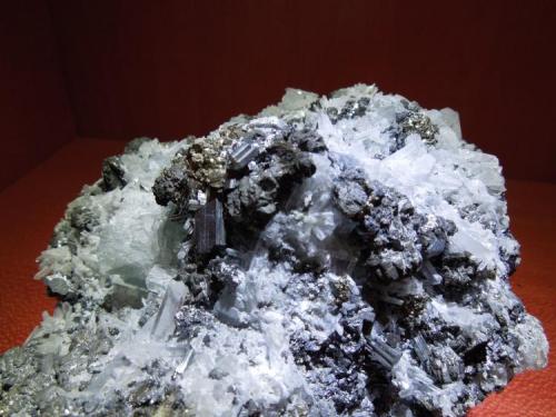 Bournonite with Fluorite, Quartz
Yaogangxian Mine, Yizhang, Chenzhou, Hunan, China
22 x 14.5 x 17 cm
 (Author: chinamineral)