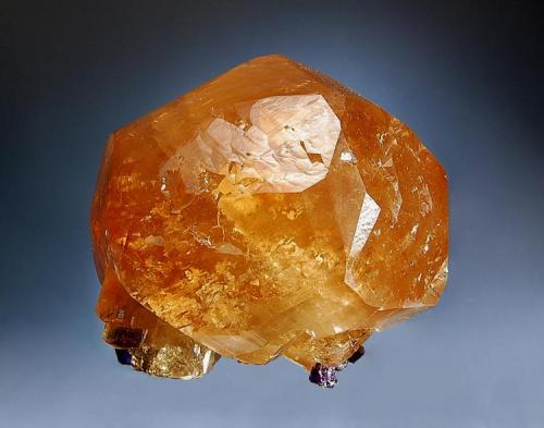 Calcite
Denton Mine, Bahama Pod, Harris Creek Sub-District, Hardin Co., Illinois
6.2 x 8.3 cm
Mined in 1992. (Author: crosstimber)