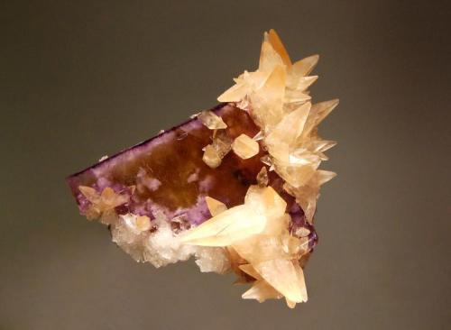 Calcite on fluorite
Minerva Mine #1, Cave In Rock District, Hardin Co., Illinois
5.3 x 5.4 cm (Author: crosstimber)