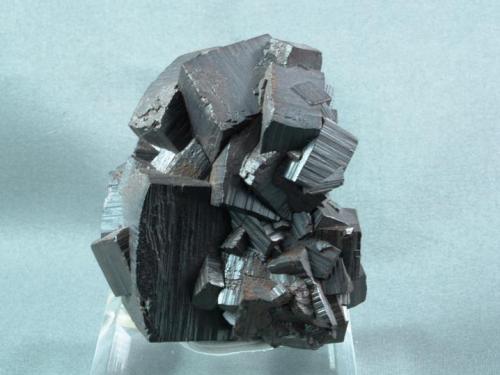 Goethite after Pyrite
Pelican Point Quarry, Utah, USA
5.5 x 5 x 3 cm (Author: Joseph D'Oliveira)