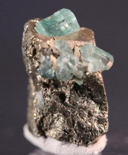 Beryl (var Emerald)
Muzo Mine, Boyaca, Colombia
13 x 12 mm (Author: Don Lum)