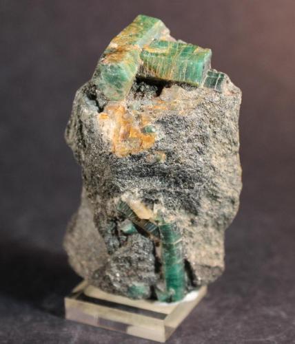 Beryl (var Emerald)
Carnaiba, Bahia, Brazil
6.2 x 4.0 cm (Author: Don Lum)