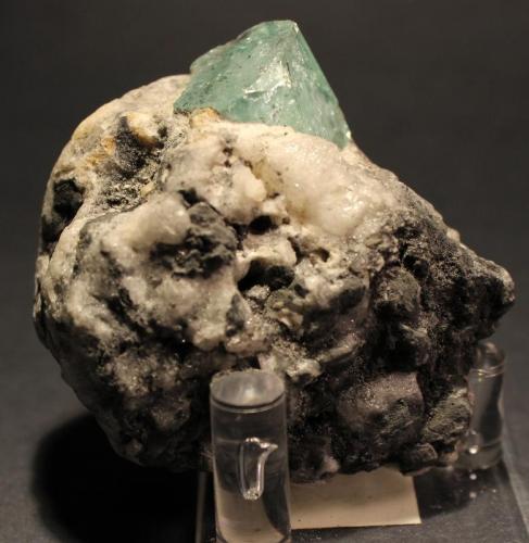 Beryl (var Emerald)
Colombia
5.7 x 4 cm (Author: Don Lum)