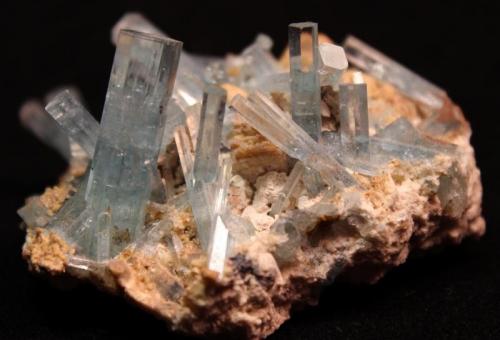 Beryl (var Aquamarine)
Erongo Mountains, Erongo Region, Namibia
6 x 5.5 cm (Author: Don Lum)