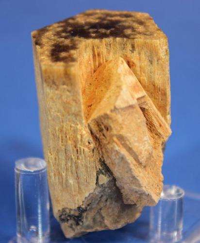 Beryl (var Aquamarine/Heliodor)
Erongo Mountains, Erongo Region, Namibia
4.9 x 3.3 x 2.9 cm (Author: Don Lum)