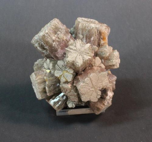 Aragonite
Gallo River, Molina de Aragon, Guadalajara, Castile--LaMancha, Spain
5.3 x 5 x 4.6 cm
Aragonite Pseudohexagonal Trillings (Author: Don Lum)