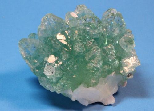 Apophyllite
Ahmadnagar District, Maharashtra State, India
5.5 x 3.7 cm (Author: Don Lum)