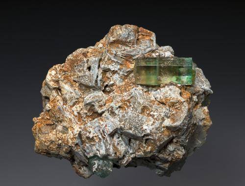 Beryl (var emerald)
Torrington, Clive Co., New South Wales, Australia
5.1 x 4.2 cm. 
Back View (Author: am mizunaka)