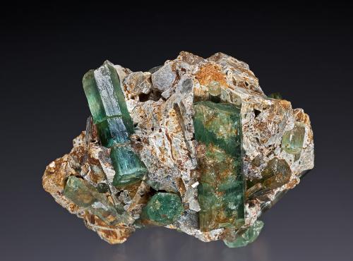 Beryl (var emerald)
Torrington, Clive Co., New South Wales, Australia
5.1 x 4.2 cm (Author: am mizunaka)