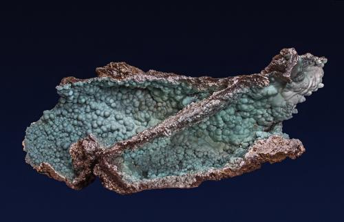 Gibbsite
Baoshan Prefecture, Yunnan Province, China
26.7 x 12.7 cm (Author: am mizunaka)