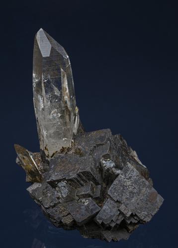 Quartz, Goethite
Gourrama, Er Rachidia, Er Rachidia Province, Meknès-Tafilalet Region, Morocco
6.6 x 6.5 cm
Quartz with rhombs of siderite replaced by goethite. (Author: am mizunaka)