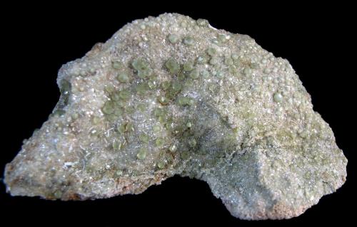 Andradita (variedad demantoide)<br />Piedra Parada (Las Vigas), Municipio Tatatila, Veracruz (Veracruz de Ignacio de la Llave), México<br />88 x 57 x 49 mm.<br /> (Autor: José Luis Zamora)