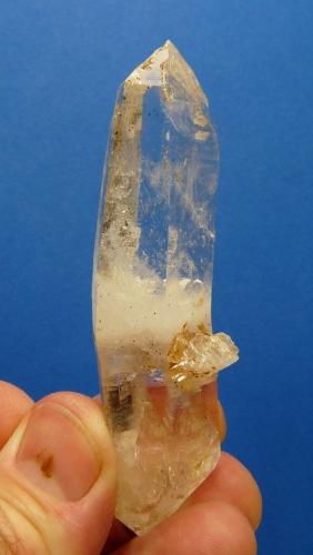 Bent Quartz
Western Cape, South Africa
86 x 25 x 25 mm
Same as above. (Author: Pierre Joubert)