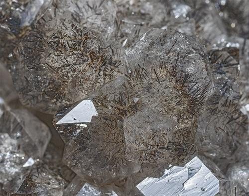 Quartz, Goethite
Tichka Massif, High Atlas Mountain, Morocco
Detail (Author: am mizunaka)